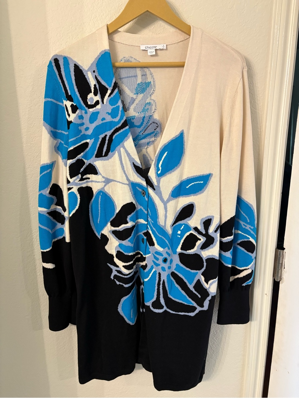 Chico’s Cream, Blue & Black Floral Art Knit Button-Front Cardigan Size L (2)